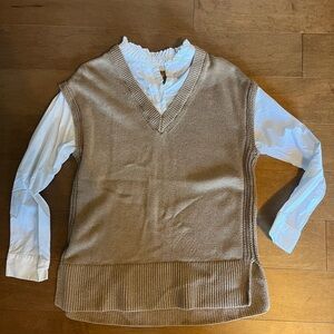 LOFT Tan and White Blouse Classic Knit Design